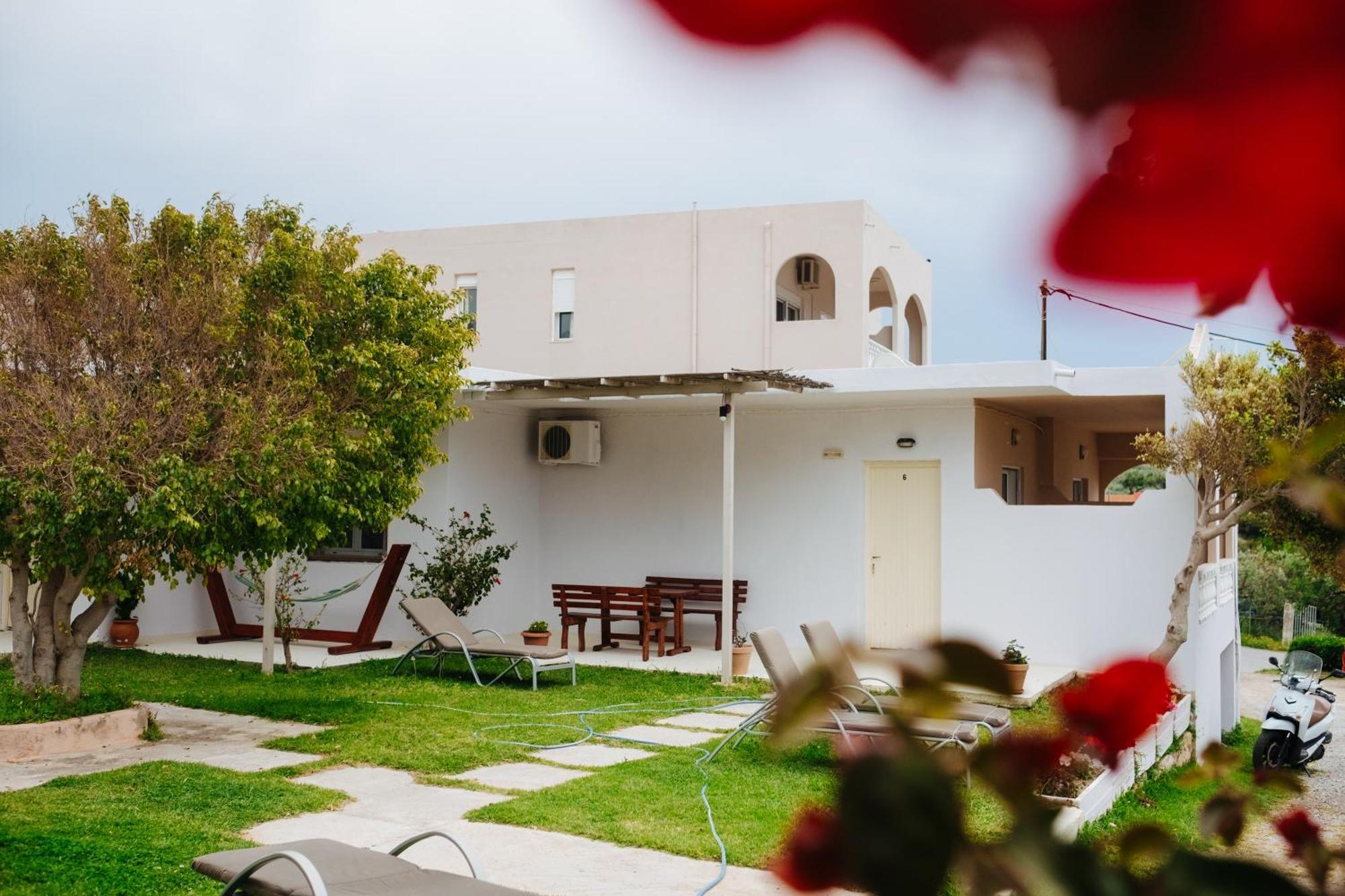 Finikas Apartments Plakiás Exterior foto