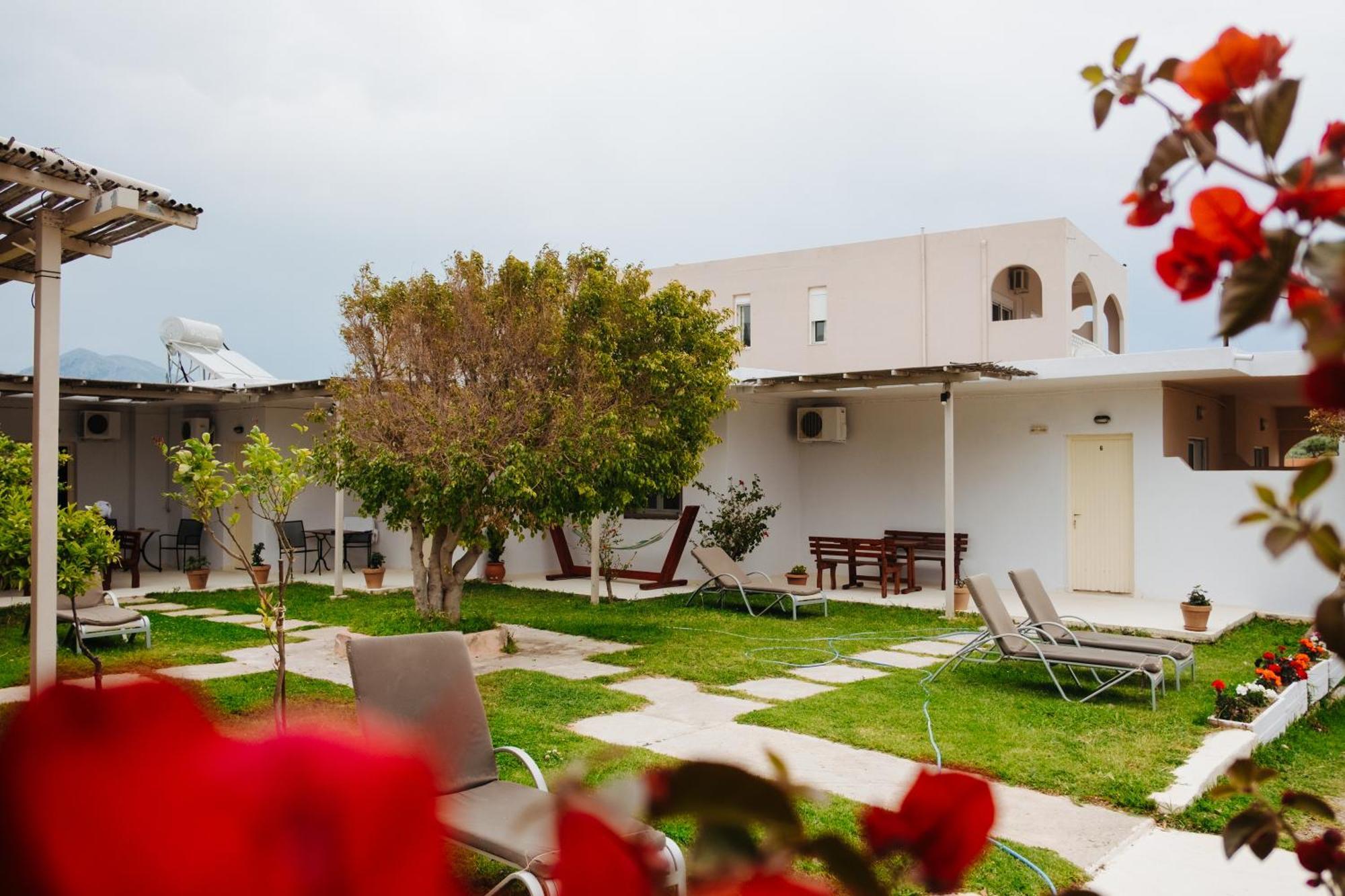 Finikas Apartments Plakiás Exterior foto